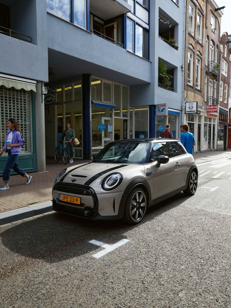 THE MINI 3-DOOR